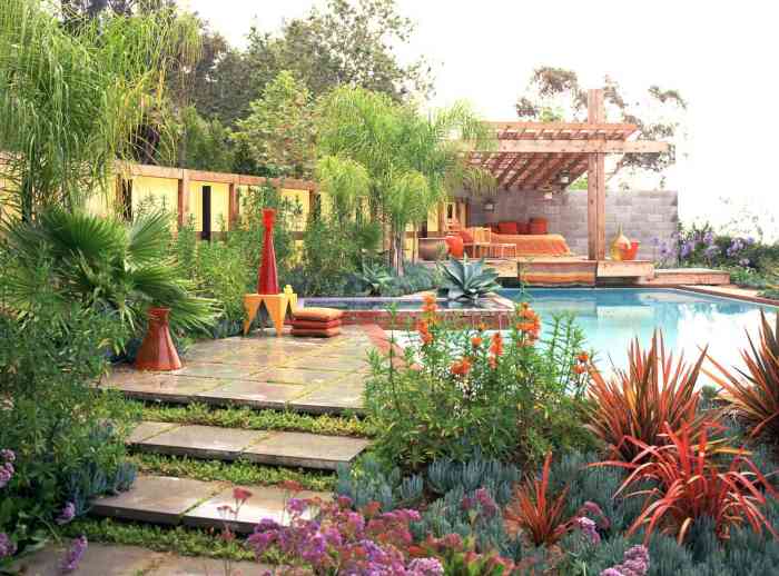 Swimming pool construction and landscaping design ideas