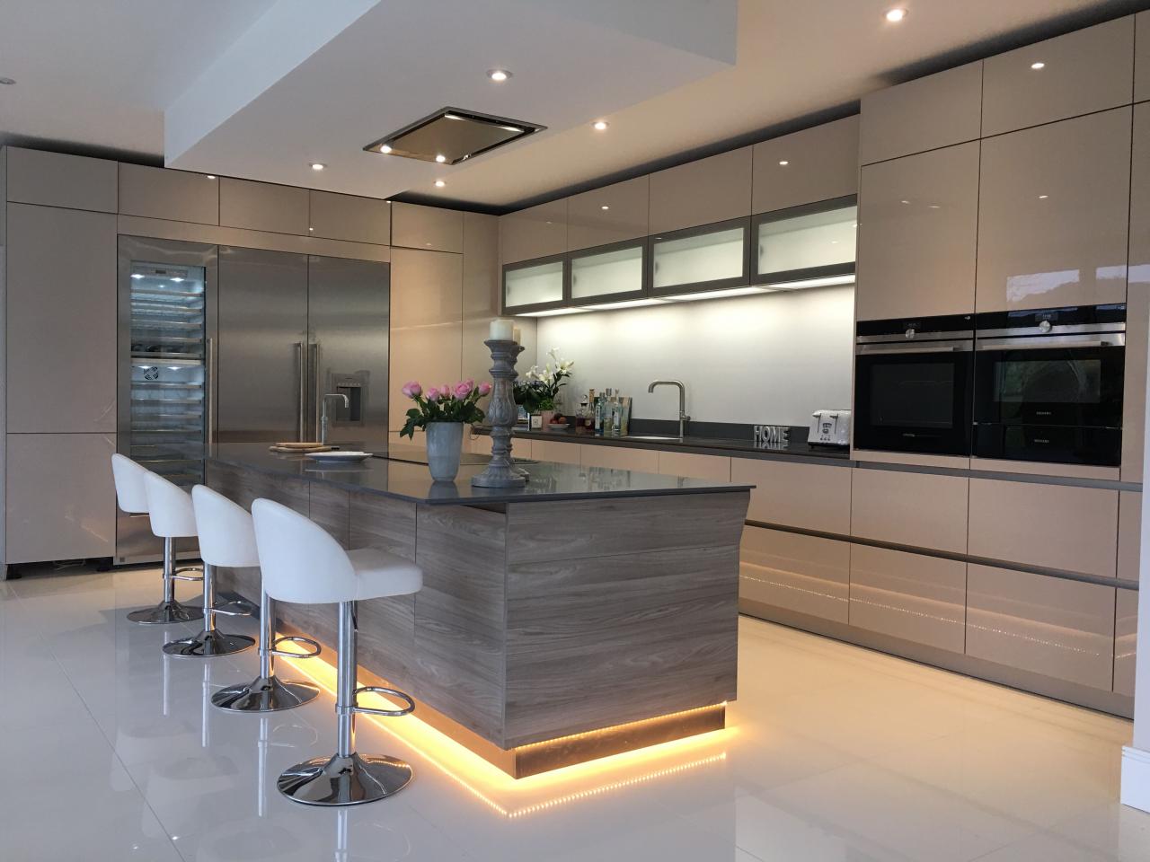 Modern kitchen ideas for UK apartments